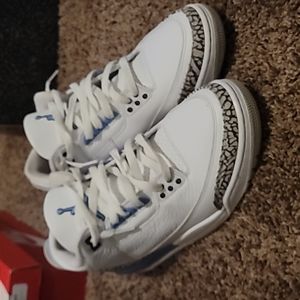 Used Air Jordan 3 UNC Size 8.5